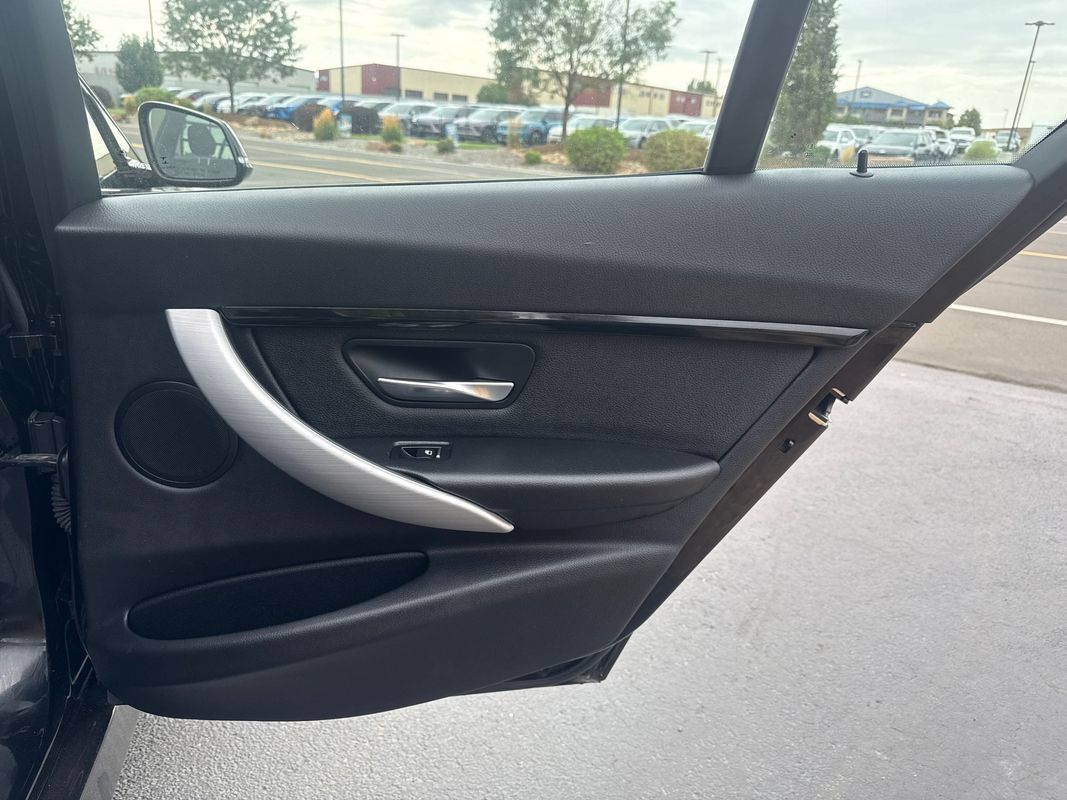 Used 2017 BMW 330i Sedan RWD image 47