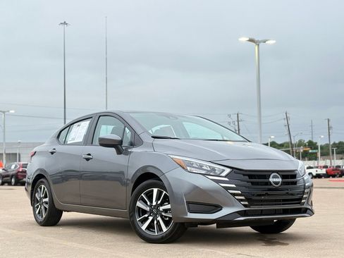 Used 2025 Nissan Versa SV w/ Trunk Package FWD image 1