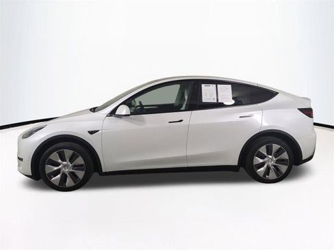 Used 2023 Tesla Model Y Long Range image 8