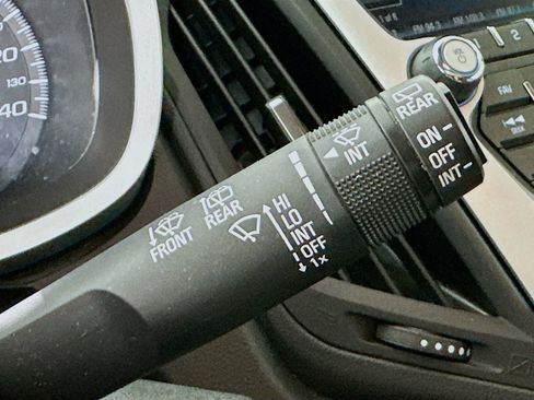 Used 2016 Chevrolet Equinox LTZ w/ Enhanced Convenience Package FWD image 21