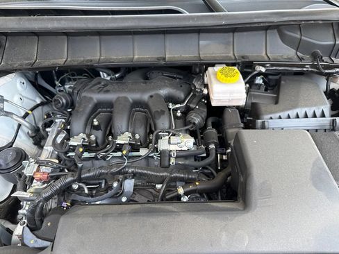 Certified 2025 Nissan Pathfinder Platinum w/ Cargo Package FWD image 24