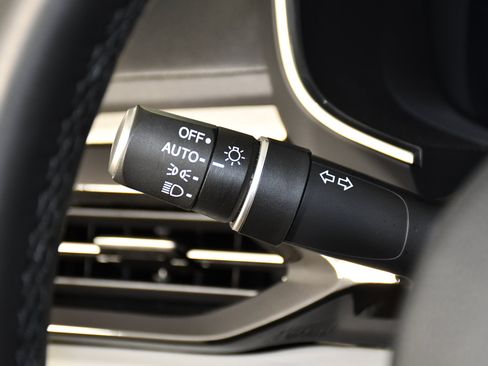 Used 2025 Acura MDX SH-AWD w/ Technology Package image 22
