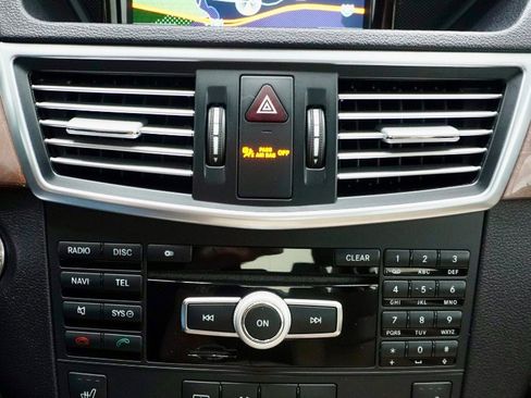 Used 2012 Mercedes-Benz E 350 4MATIC Sedan image 15