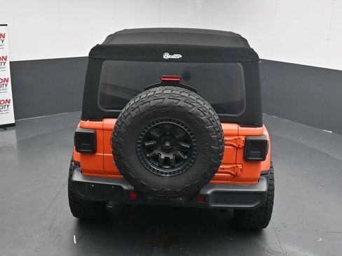 Used 2020 Jeep Wrangler Unlimited Sahara w/ Uconnect 4C Nav & Sound Group image 16