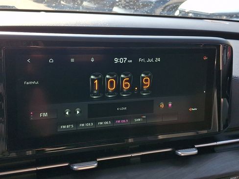 Certified 2022 Kia Carnival EX FWD image 15