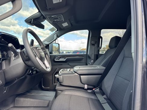 New 2026 GMC Sierra 2500 SLE w/ Preferred Package image 12