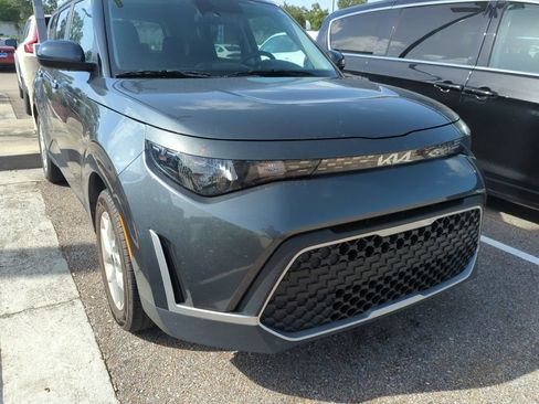 Used 2024 Kia Soul LX w/ Option Group 015 FWD image 2