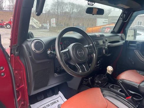 Used 2013 Jeep Wrangler Sport AWD/4WD image 9