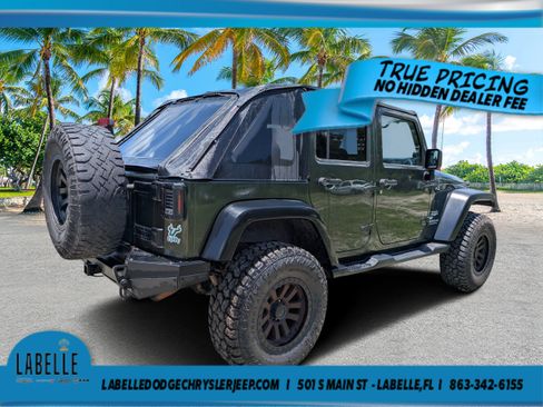 Used 2009 Jeep Wrangler Unlimited Sahara AWD/4WD image 3