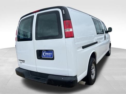 Used 2016 Chevrolet Express 2500 image 9