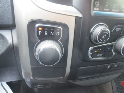 Used 2015 RAM 1500 Lone Star RWD image 11