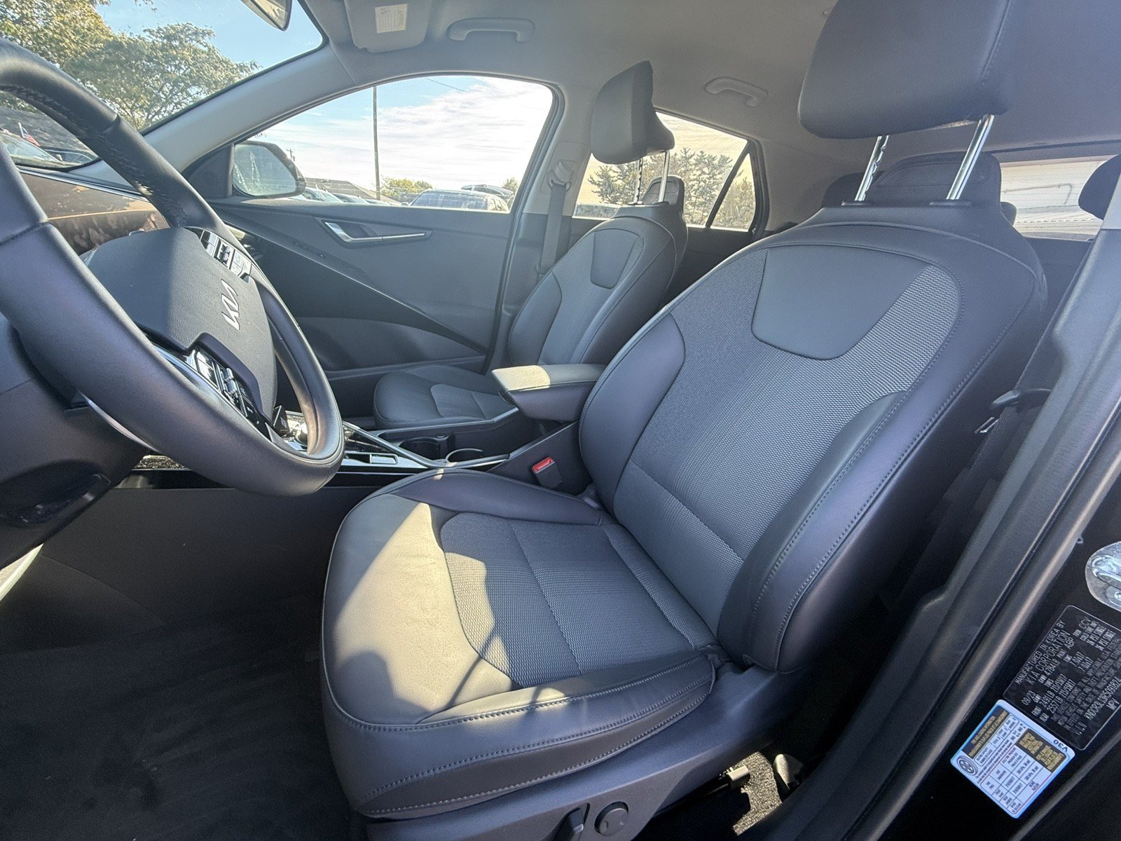 Used 2024 Kia Niro Wind w/ Wind Preserve Package FWD image 9