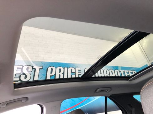 Used 2019 Chevrolet Equinox LT image 23