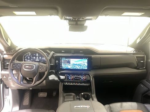 Certified 2025 GMC Sierra 3500 AT4 w/ AT4 Premium Plus Package AWD/4WD image 20