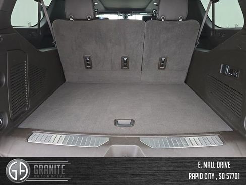 Used 2021 GMC Yukon XL Denali w/ Denali Premium Package image 23