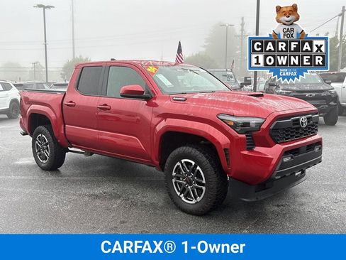 Used 2024 Toyota Tacoma TRD Sport image 2