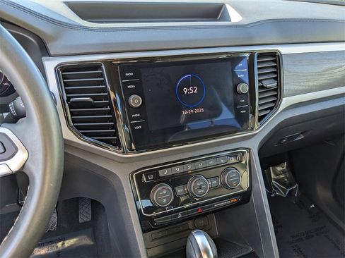 Certified 2023 Volkswagen Atlas SE image 26