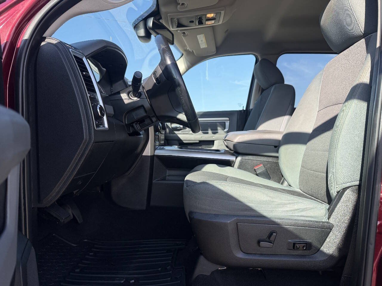 Used 2018 RAM 1500 Big Horn AWD/4WD image 3