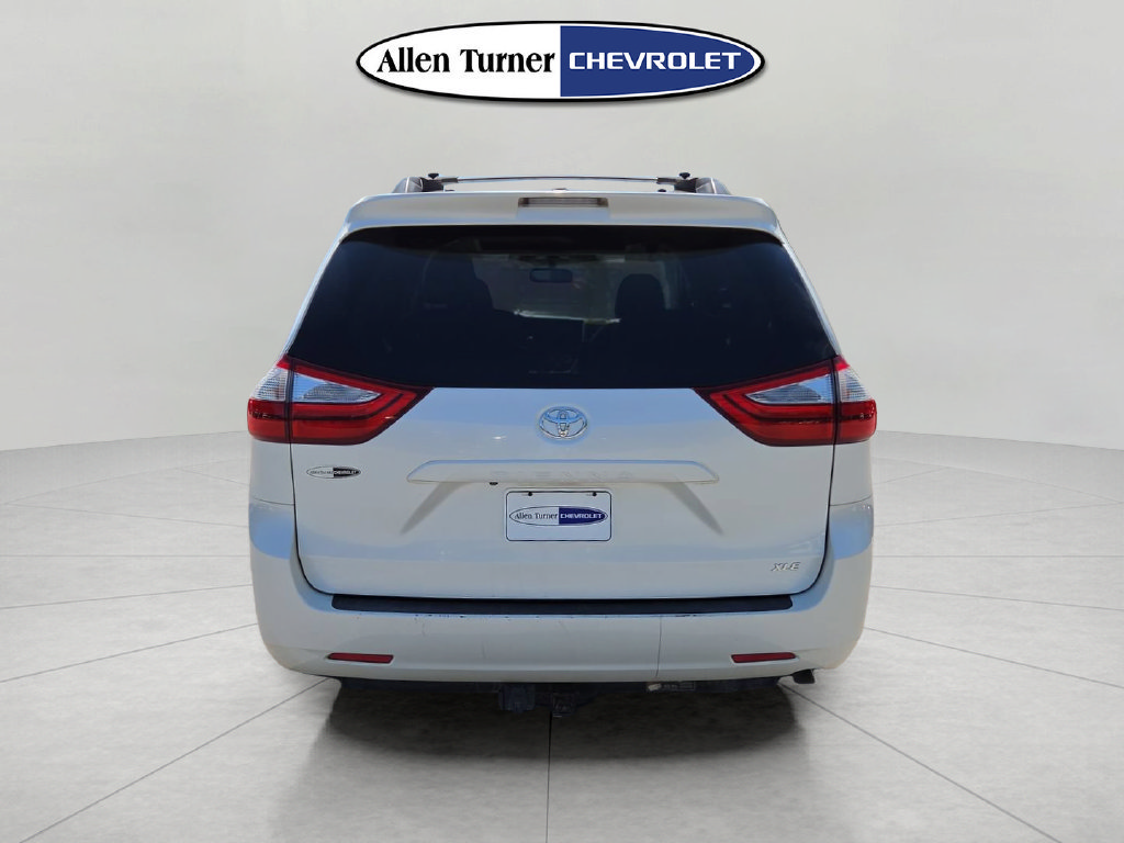 Used 2015 Toyota Sienna XLE FWD image 5