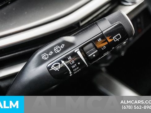 Used 2024 Kia Sorento LX FWD image 31