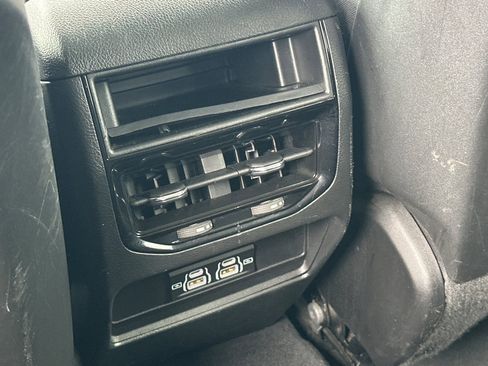 Used 2024 Jeep Grand Cherokee Laredo RWD image 14