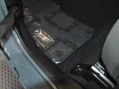 Used 2025 Jeep Wrangler Unlimited Sahara image 35