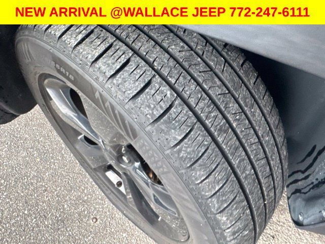 Certified 2020 Jeep Cherokee Latitude Plus FWD image 2