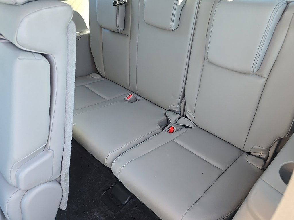Used 2014 Toyota Highlander XLE AWD/4WD image 11