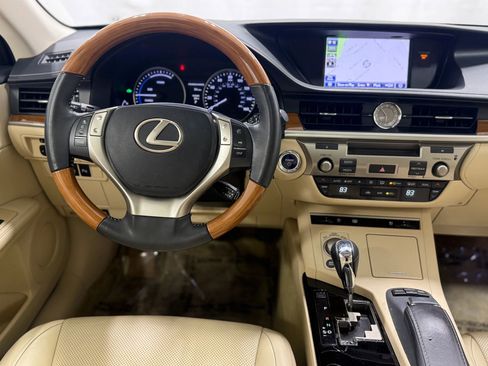 Used 2014 Lexus ES 300h ES 300h Sedan 4D image 17