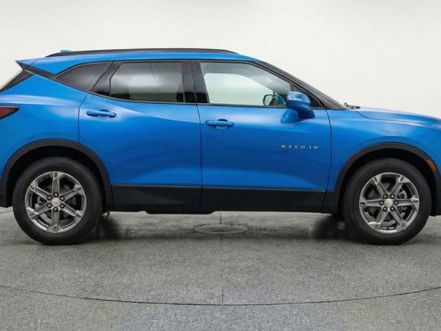 Used 2025 Chevrolet Blazer LT image 11
