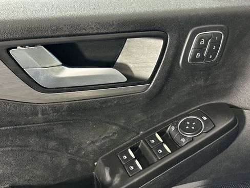 Used 2021 Ford Escape Titanium image 13