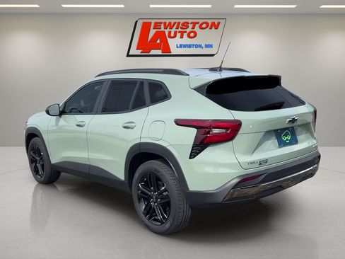 Certified 2025 Chevrolet Trax ACTIV w/ Sunroof Package FWD image 3
