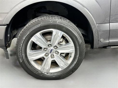 Used 2018 Ford F150 Platinum w/ Equipment Group 701A Luxury image 30