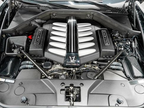 Used 2014 Rolls-Royce Ghost image 11