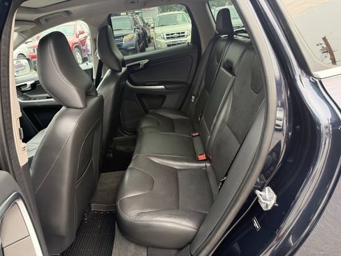 Used 2016 Volvo XC60 T6 w/ Proximity Package AWD/4WD image 8