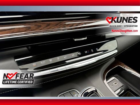 Used 2022 Cadillac Escalade Sport Platinum image 16