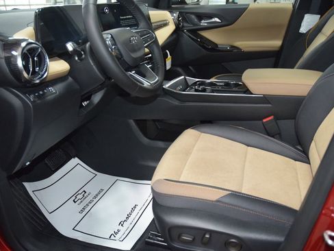 New 2026 Chevrolet Equinox ACTIV w/ Convenience Package III AWD/4WD image 36