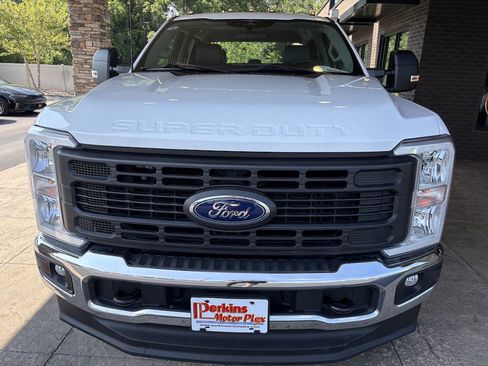 Used 2023 Ford F250 XL w/ FX4 Off-Road Package AWD/4WD image 3