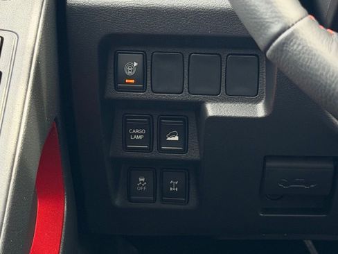 Used 2025 Nissan Frontier PRO-4X AWD/4WD image 31