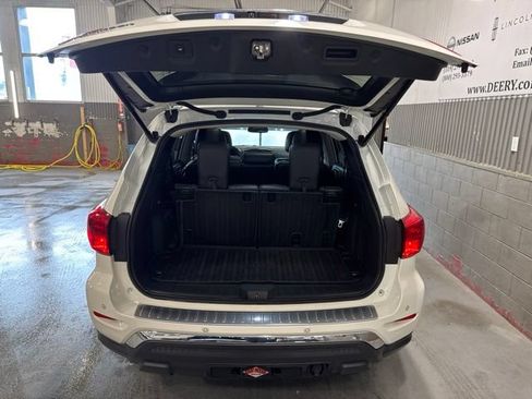 Used 2018 Nissan Pathfinder Platinum w/ Cargo Package AWD/4WD image 14