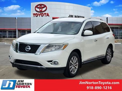 Used 2015 Nissan Pathfinder SL w/ Trailer Tow Package FWD image 3