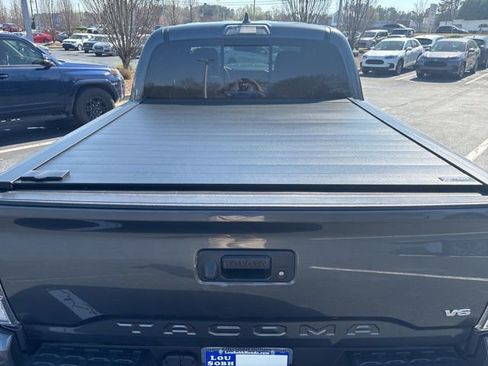 Used 2022 Toyota Tacoma TRD Sport w/ TRD Premium Sport Package image 11