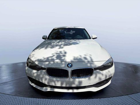 Used 2017 BMW 320i Sedan RWD image 2