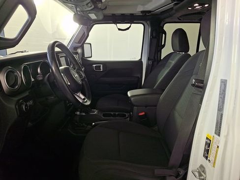 Used 2021 Jeep Wrangler Unlimited Sahara AWD/4WD image 15