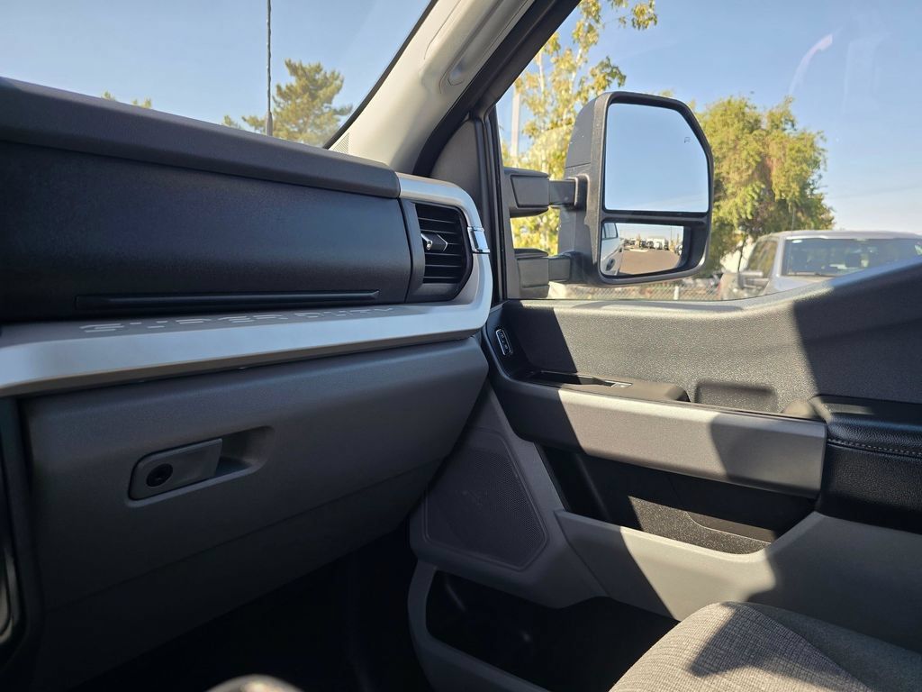 Used 2025 Ford F250 XLT w/ FX4 Off-Road Package AWD/4WD image 27