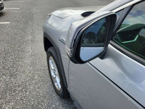 Used 2021 Toyota RAV4 XLE AWD/4WD image 18