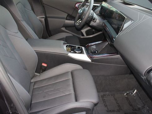 Certified 2025 BMW X3 xDrive30i w/ Premium Package image 33