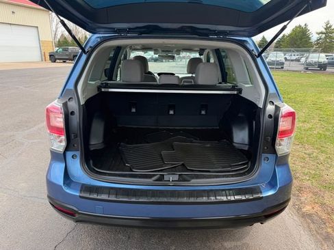 Used 2017 Subaru Forester 2.5i Premium image 3