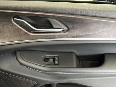 New 2025 Jeep Grand Cherokee L Limited w/ Luxury Tech Group II image 54