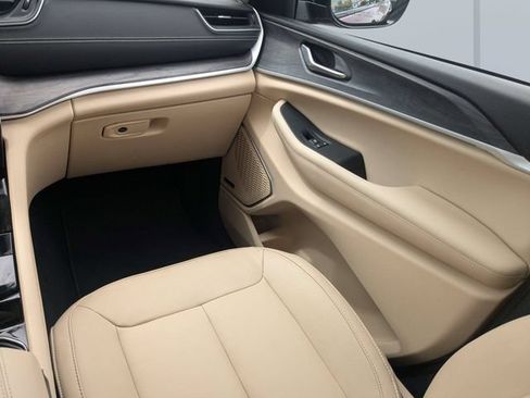 Certified 2022 Jeep Grand Cherokee Limited AWD/4WD image 17